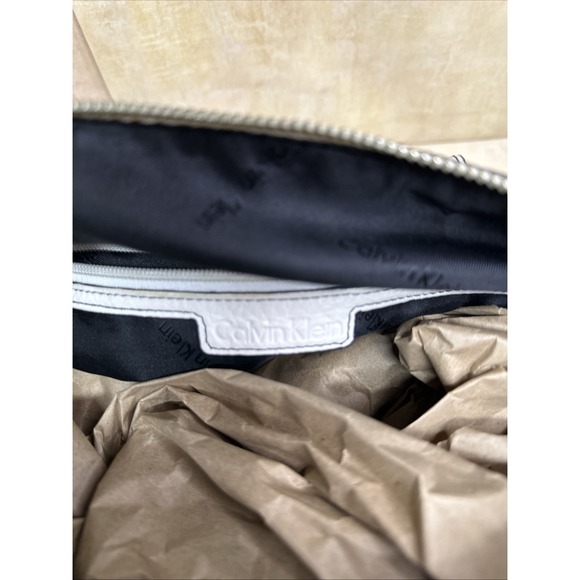 Calvin Klein Navy Blue With Off White Accents Duffle Purse Silver Hardware Clean - Picture 6 of 8